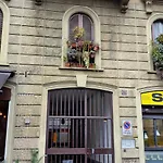 Veronica\'S House